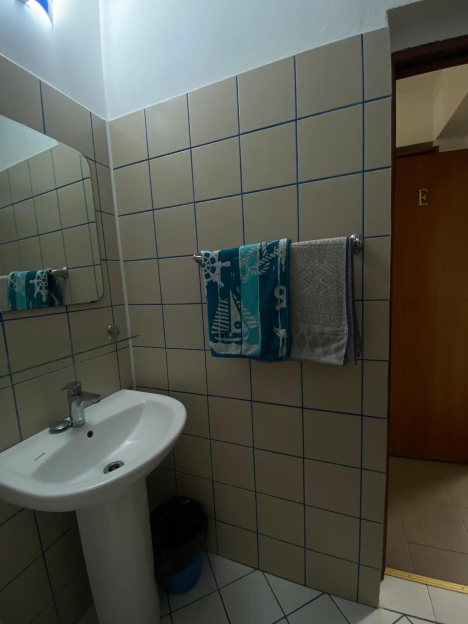 Quiet Garden Ground Floor Apartment Bucharest Luaran gambar